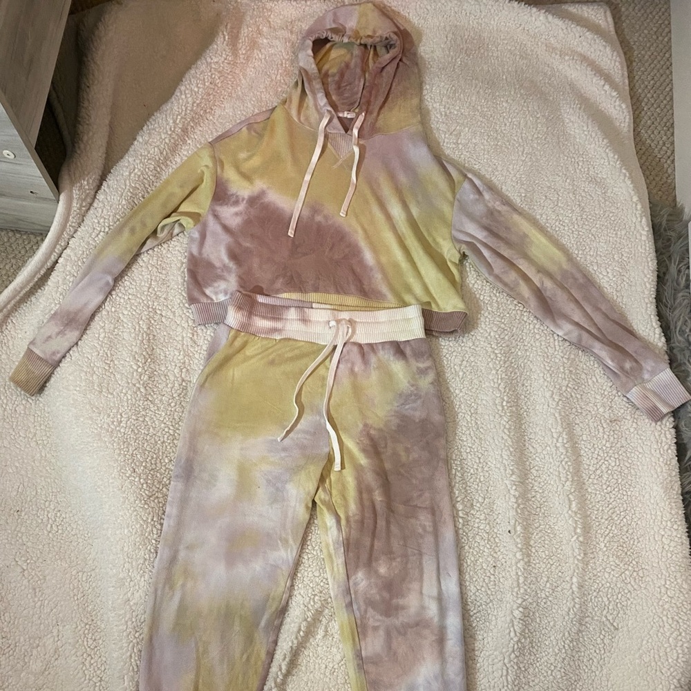 womens garage sweat set
